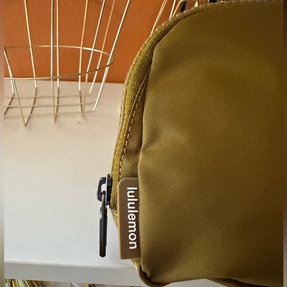 LULULEMON Bundle (Belt Bag and 2 Recyclable Bags) (NWT) - Picture 7 of 11